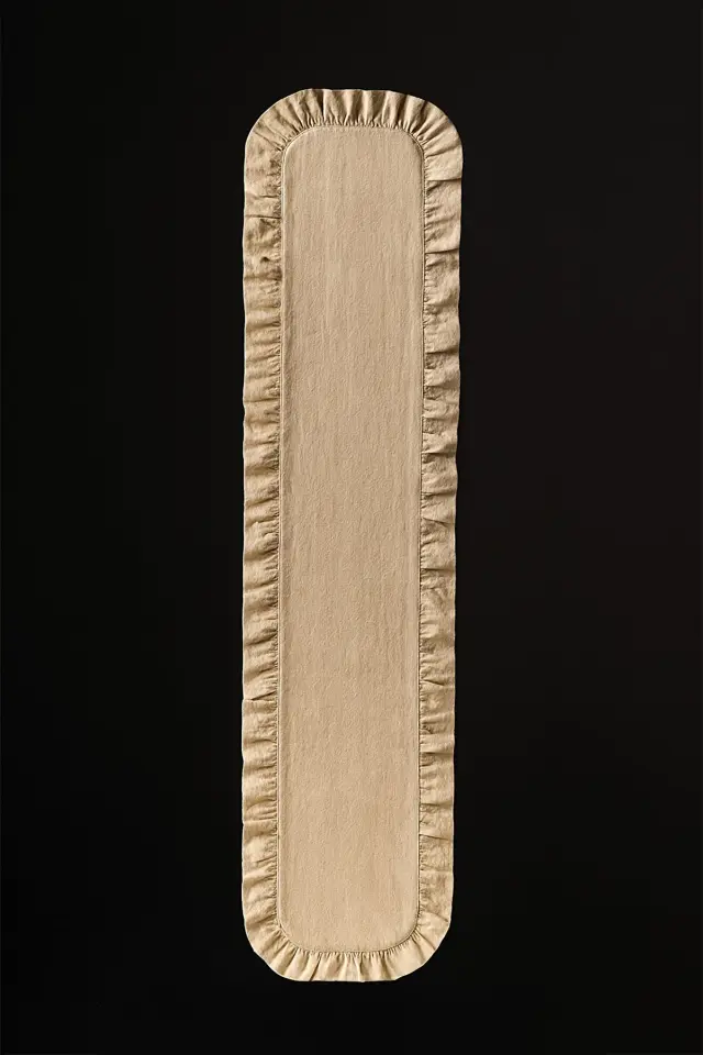 Fırfırlı Masa Runner 145x40 cm – Şık Dekoratif Masa Örtüsü